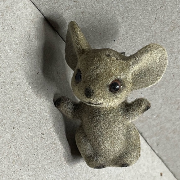 Vintage Life Like Flocked Mouse Miniature With Plastic Tail & Eyes - Picture 5 of 9